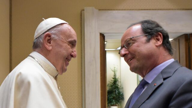 Hollande at a private audience with Pope  & # x17C; and